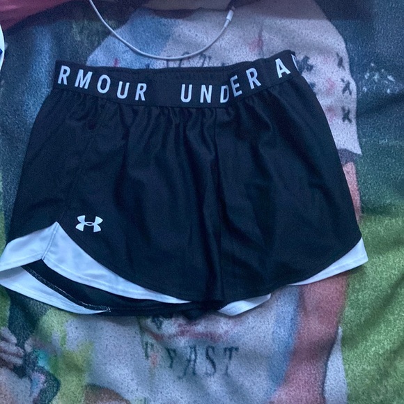 Black Under Armour shorts - Picture 1 of 2